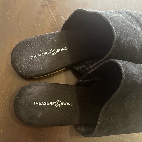 ❣️FEB. DONATION SALE❣️ Treasure & Bond Black Flat Mules - Picture 4 of 6